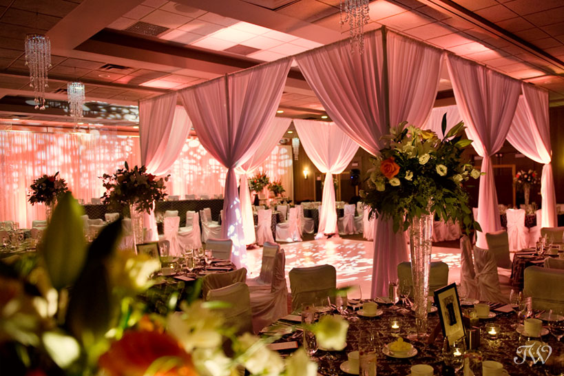 Calgary-wedding-photographer-at-hotel-arts-Tara-Whittaker-Photography Calgary-wedding-photographer-at-hotel-arts-reception-room